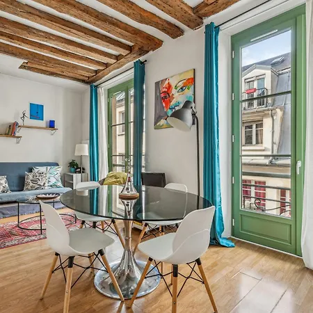 Appartement Joli Grand Et Calme, Marais