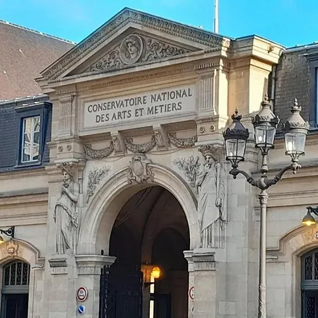 Appartement Joli Grand Et Calme, Marais Parijs