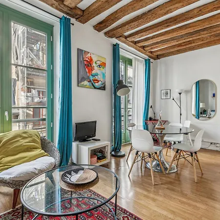 Apartman Joli Grand Et Calme, Marais