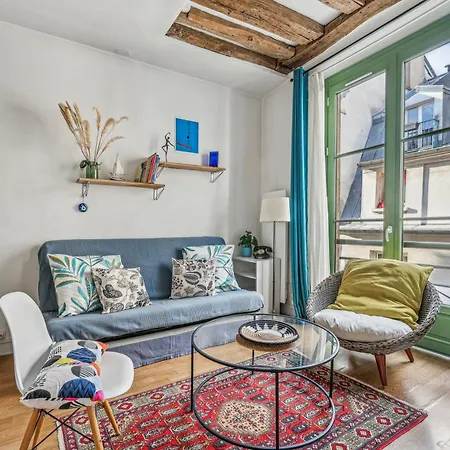 Joli Grand Et Calme, Marais Apartment *