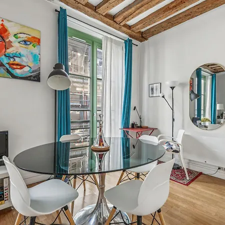 Joli Grand Et Calme, Marais *